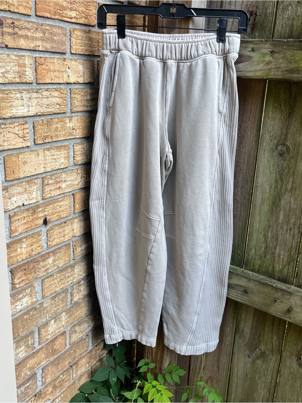 Aerie Taupe Barrel Leg Rib-Panel Sweatpants